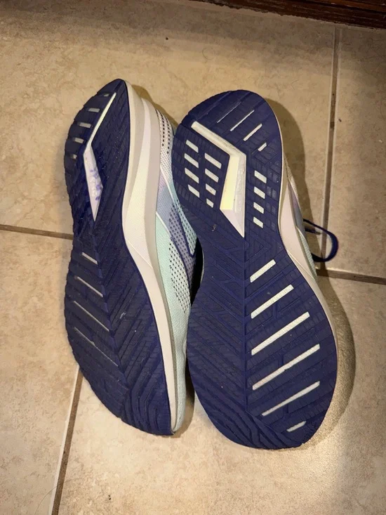 Brooks Women's Levitate Running Shoe - Mint and Purple Accents Sz 10 - Picture 8 of 9